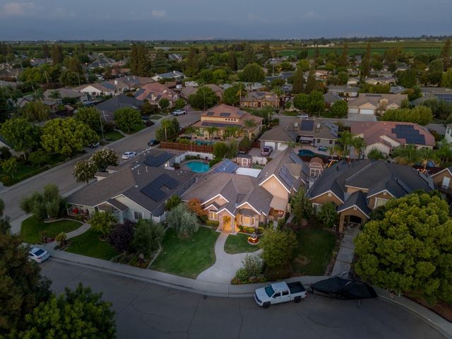 2382 20th Avenue, Kingsburg, CA 93631