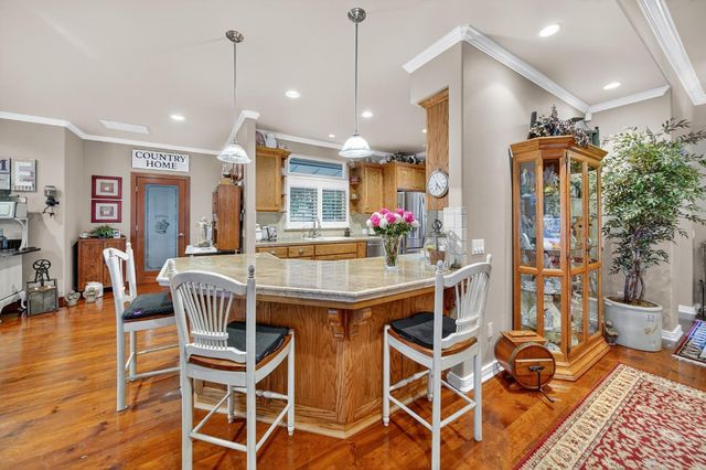 2382 20th Avenue, Kingsburg, CA 93631