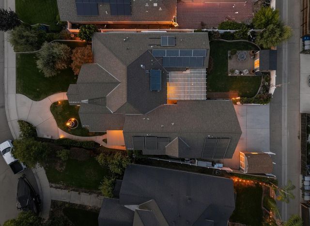 2382 20th Avenue, Kingsburg, CA 93631