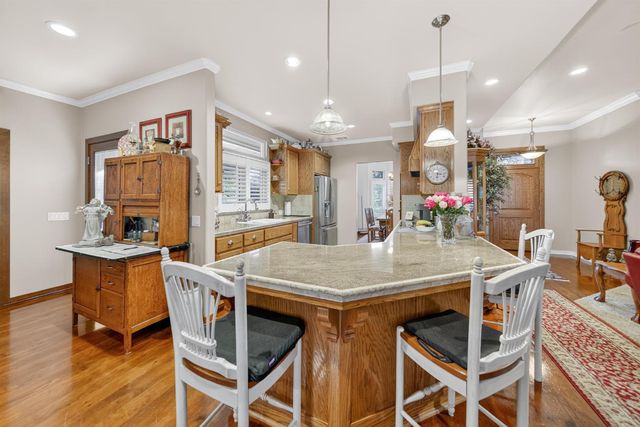 2382 20th Avenue, Kingsburg, CA 93631