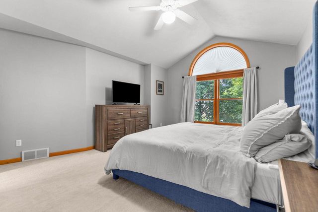 2191 BRAMBLEWOOD COURT, Neenah, WI 54956