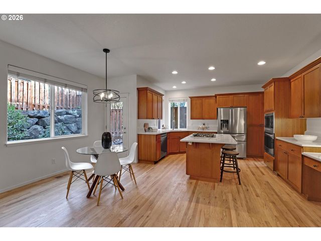 3527 Nw LANSBROOK Ter, Portland, OR 97229