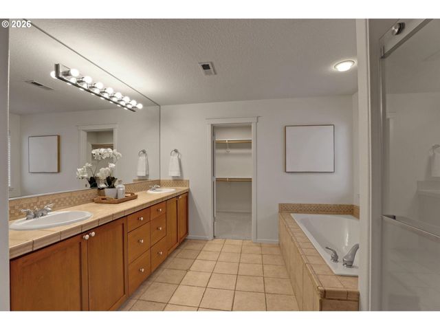 3527 Nw LANSBROOK Ter, Portland, OR 97229