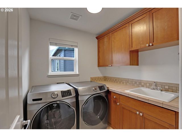 3527 Nw LANSBROOK Ter, Portland, OR 97229