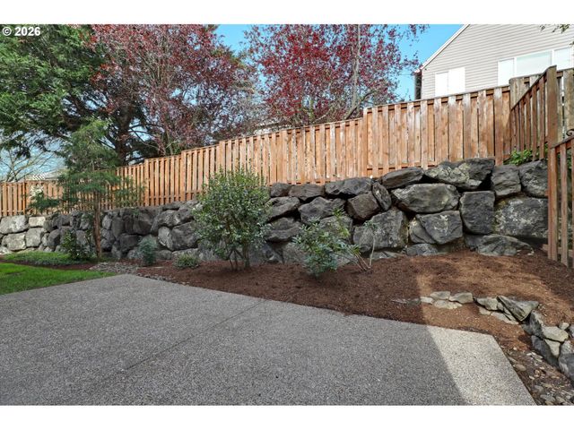 3527 Nw LANSBROOK Ter, Portland, OR 97229