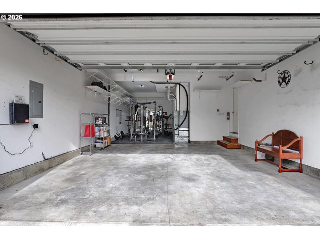 3527 Nw LANSBROOK Ter, Portland, OR 97229