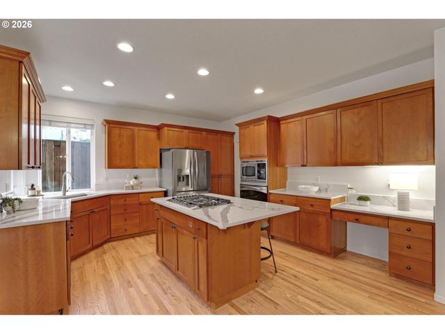 3527 Nw LANSBROOK Ter, Portland, OR 97229