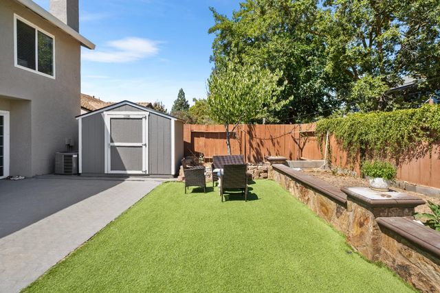 8041 Kelty Ct, Sacramento, CA 95828