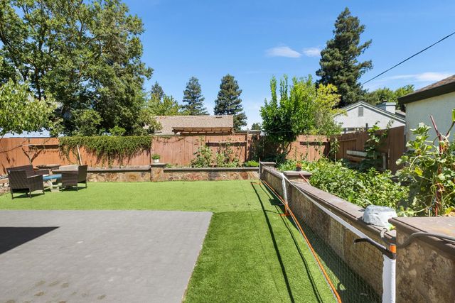 8041 Kelty Ct, Sacramento, CA 95828