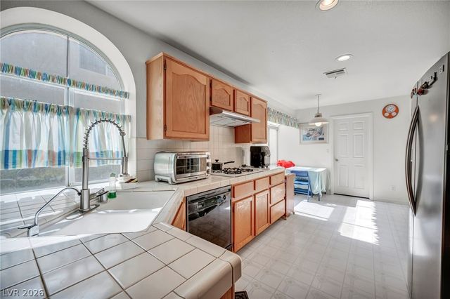 1628 Winners Cup Drive, Las Vegas, NV 89117