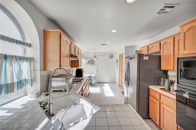 1628 Winners Cup Drive, Las Vegas, NV 89117