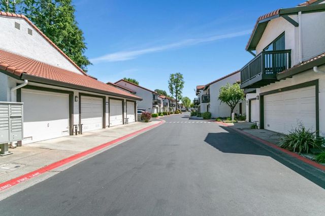 771 Williamsburg Way B, Gilroy, CA 95020