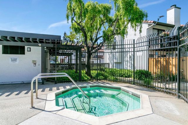 771 Williamsburg Way B, Gilroy, CA 95020