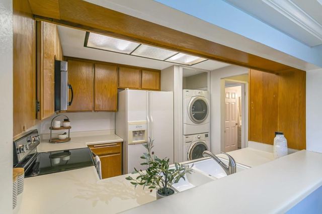 771 Williamsburg Way B, Gilroy, CA 95020