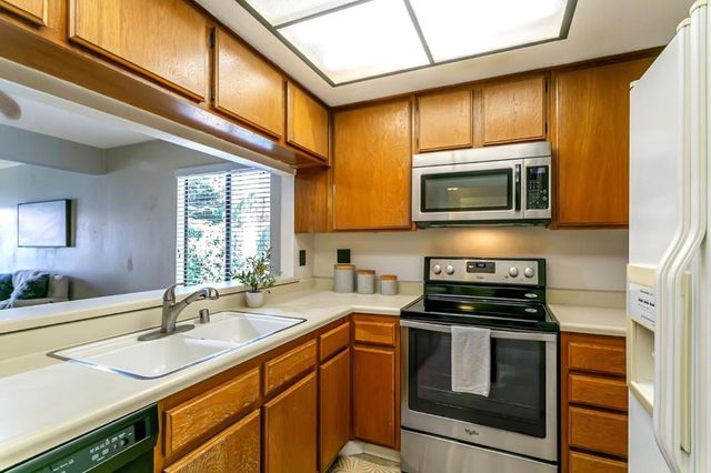 771 Williamsburg Way B, Gilroy, CA 95020
