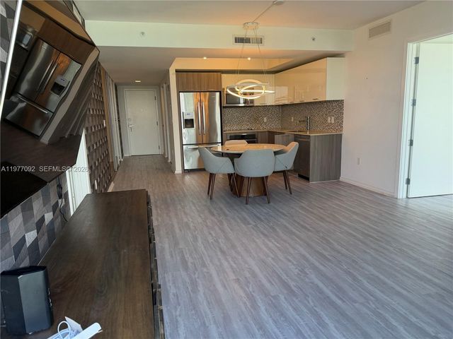 5252 NW 85th Ave 504, Doral, FL 33166