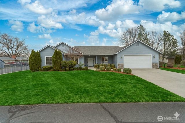 803 SE Vintage Way, College Place, WA 99324