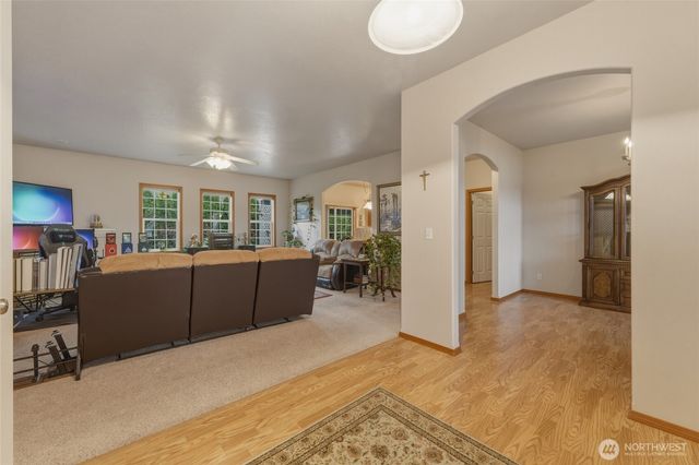 803 SE Vintage Way, College Place, WA 99324