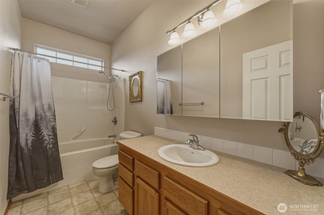 803 SE Vintage Way, College Place, WA 99324