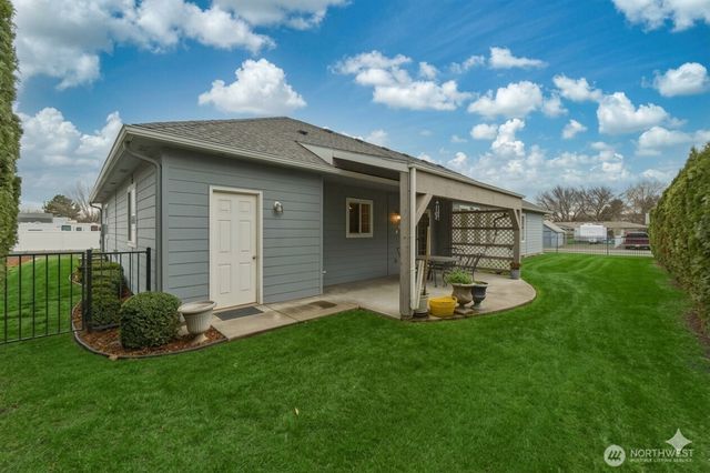 803 SE Vintage Way, College Place, WA 99324