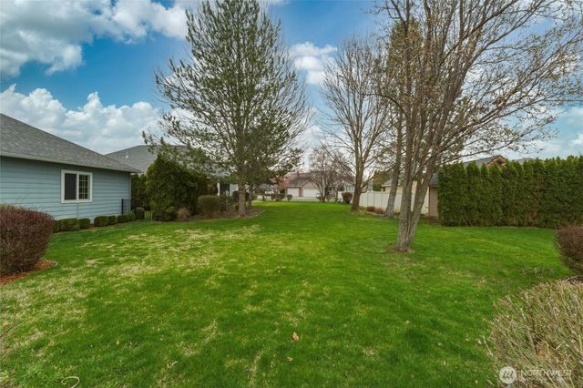 803 SE Vintage Way, College Place, WA 99324