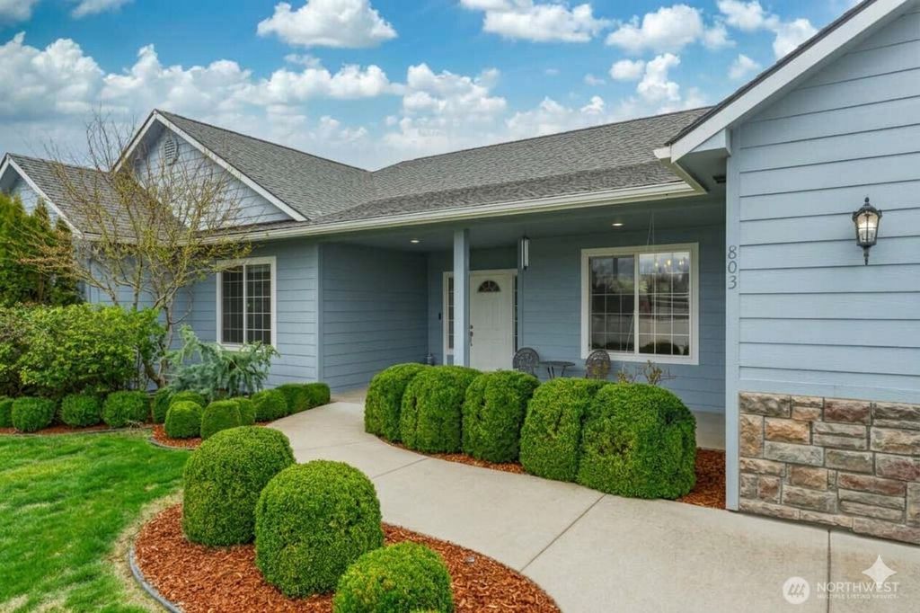 803 SE Vintage Way, College Place, WA 99324