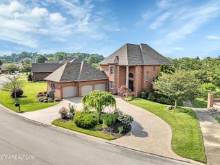 236 Savannah Park Drive, Maryville, TN 37803