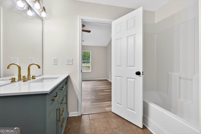 48 Fawn Drive, Grantville, GA 30220