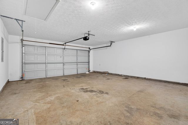 48 Fawn Drive, Grantville, GA 30220