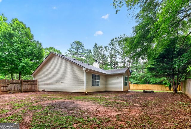 48 Fawn Drive, Grantville, GA 30220
