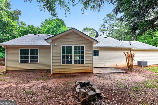48 Fawn Drive, Grantville, GA 30220