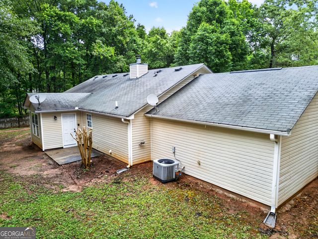 48 Fawn Drive, Grantville, GA 30220
