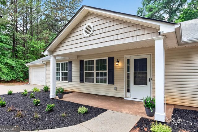 48 Fawn Drive, Grantville, GA 30220