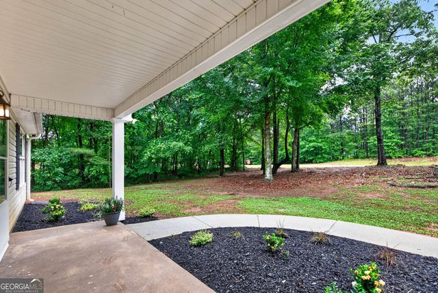 48 Fawn Drive, Grantville, GA 30220