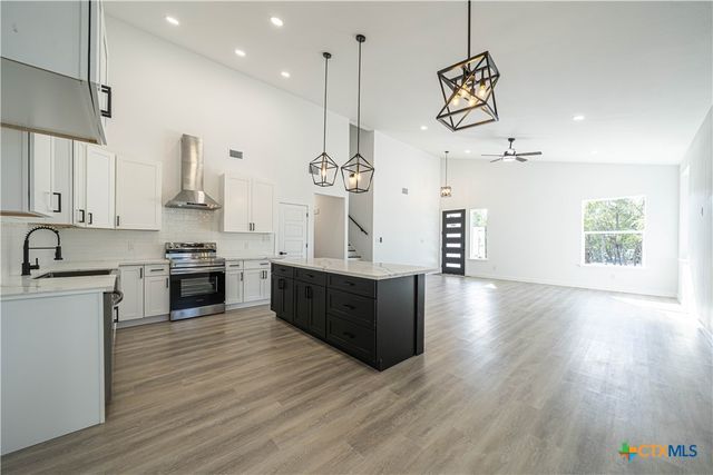 4 Huisache Lane, Wimberley, TX 78676