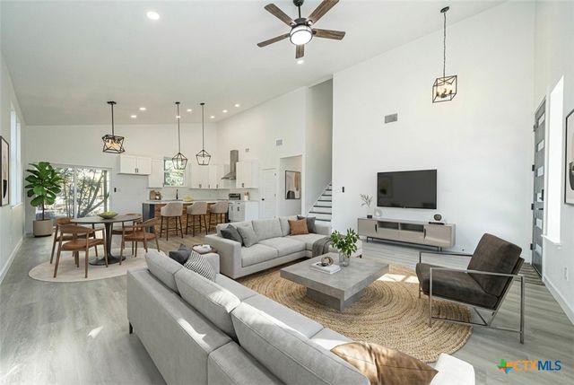 4 Huisache Lane, Wimberley, TX 78676