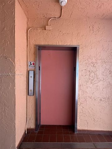 8101 SW 73rd Ave 31, Miami, FL 33143