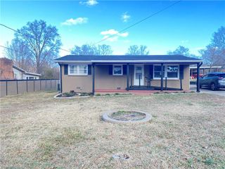 120 Dillard Court, Eden, NC 27288