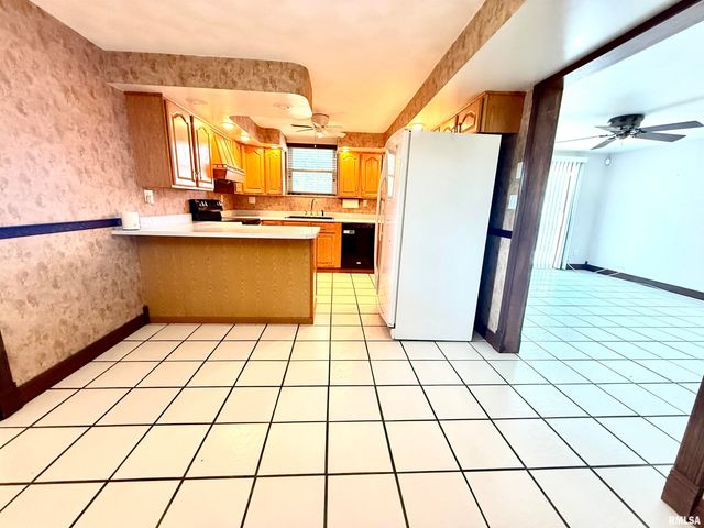 1428 W NORTHMOOR Road, Peoria, IL 61614