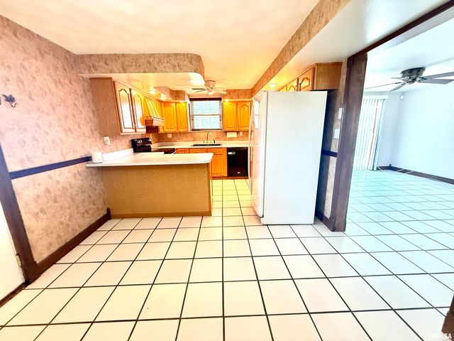 1428 W NORTHMOOR Road, Peoria, IL 61614