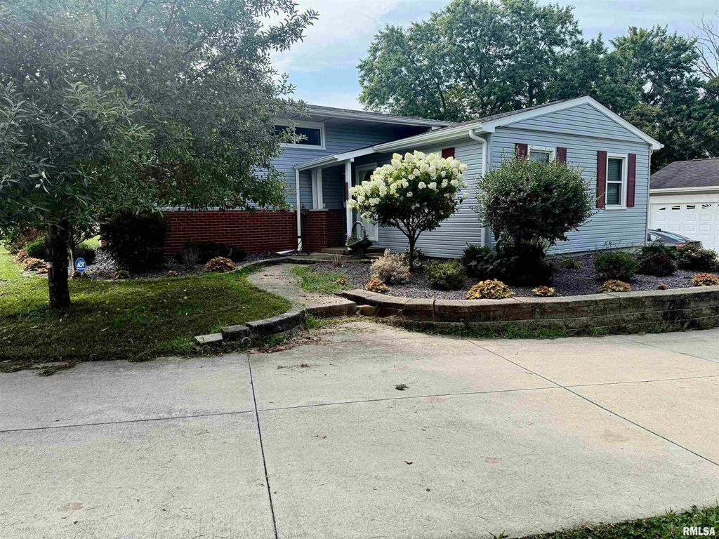 1428 W NORTHMOOR Road, Peoria, IL 61614