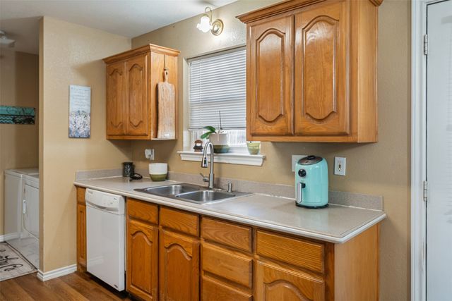 924 Guam Street, Tool, TX 75143