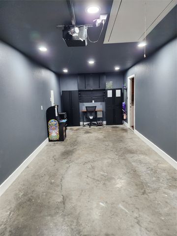 924 Guam Street, Tool, TX 75143