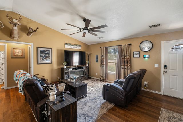 924 Guam Street, Tool, TX 75143