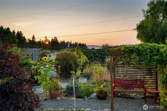 5095 NE Willow Road, Hansville, WA 98340