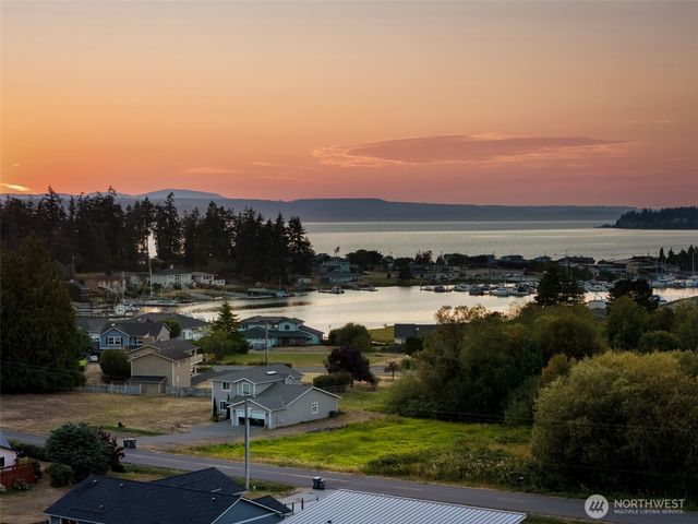 5095 NE Willow Road, Hansville, WA 98340