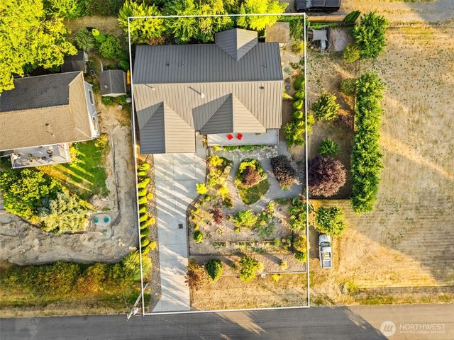 5095 NE Willow Road, Hansville, WA 98340