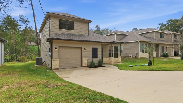 903 Crystal River Road, Conroe, TX 77316