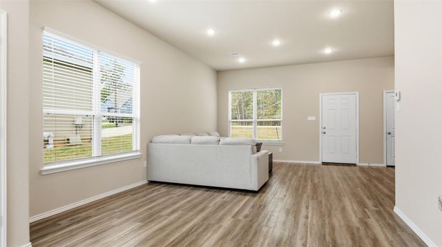 903 Crystal River Road, Conroe, TX 77316