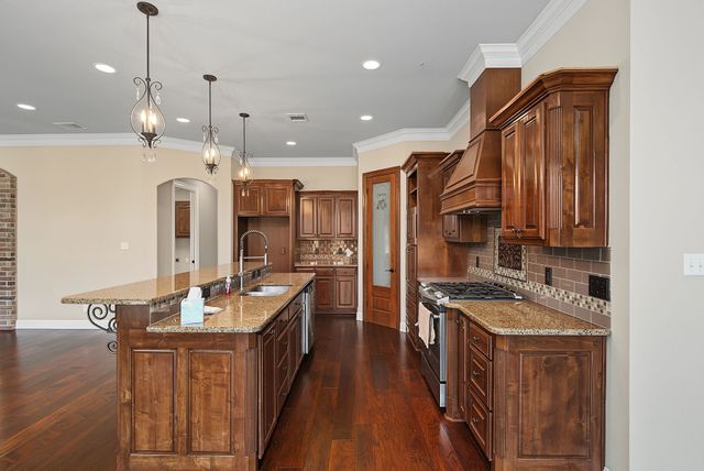 1207 Metairie Lane, Bossier City, LA 71111